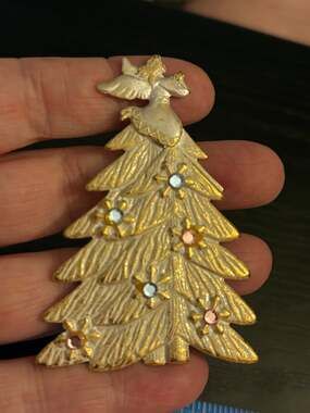 Vintage Style Gold Christmas Tree Brooch Angel Topper Pin